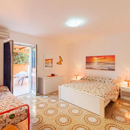 アパート 2 Bedroom Cozy Apartment In Castelsardo