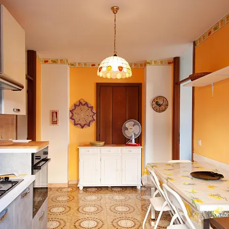 2 Bedroom Cozy In